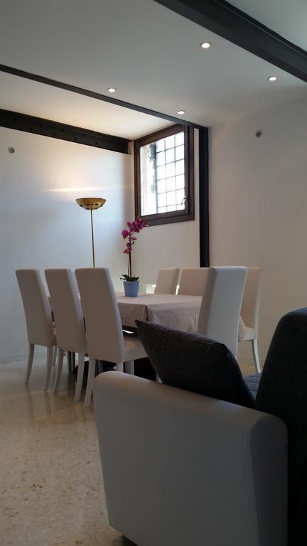 Elisabeth Waterfront Apartment Venecia Exterior foto